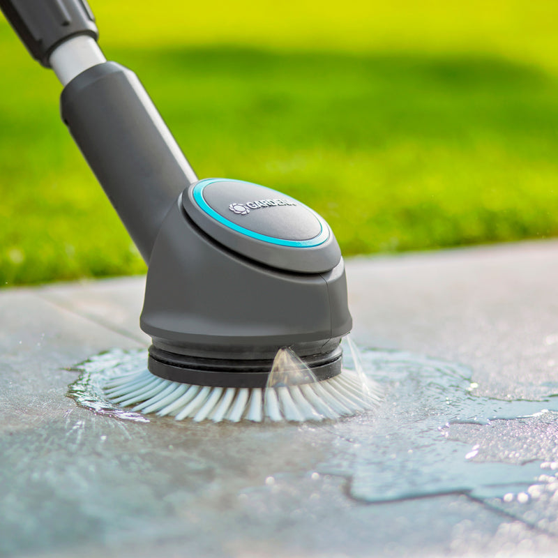 Load image into Gallery viewer, Gardena aquabrush opzetstuk met schijfborstel, voor de aquabrush accu- multireiniger wasborstel (grijs turquoise, 14846-20)

