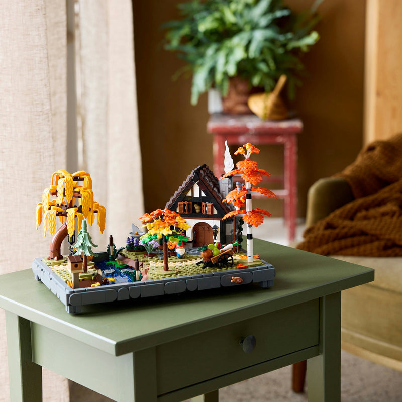 Load image into Gallery viewer, Lego icons herfsttuin met cottage herfstdecoratie - bouwpakket voor volwassenen - 11372
