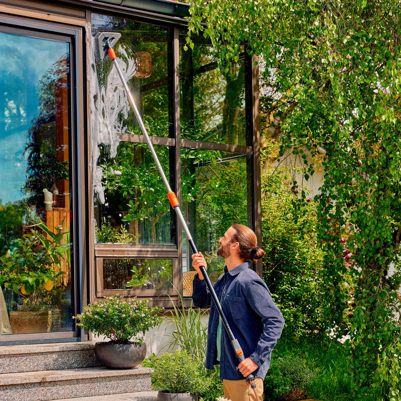 Load image into Gallery viewer, Gardena cleansystem telescopische steel m - xl, voor verder afgelegen plekken (18804-20)
