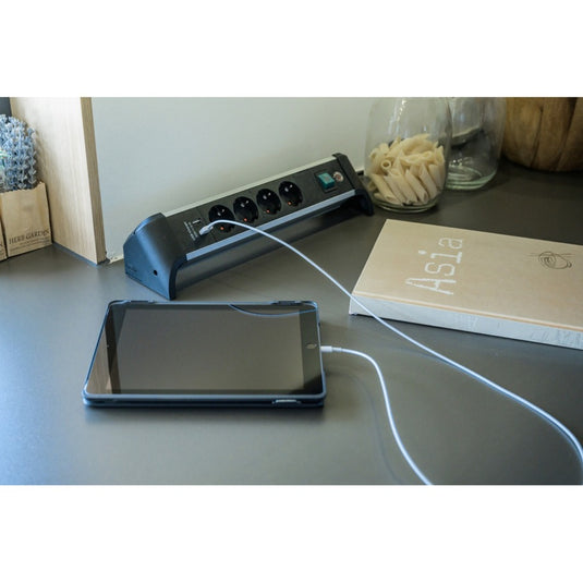 Brennenstuhl alu-office-line stekkerdoos met usb-laadfunctie 4-voudig schakel stekkerdoos