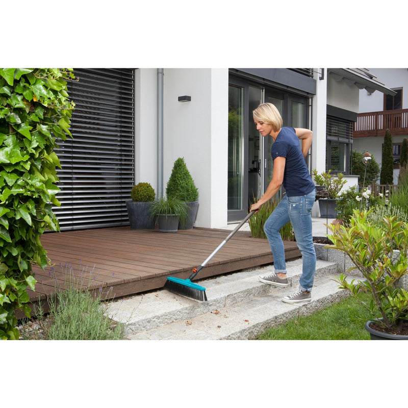 Load image into Gallery viewer, Gardena combisystem straatbezem met schraper (turquoise zwart, 3622-20)
