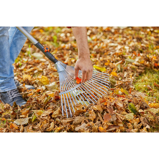 Gardena combisystem bladhark hark - werkbreedte verstelbaar 30 50 cm - aanbevolen steellengte 130 cm
