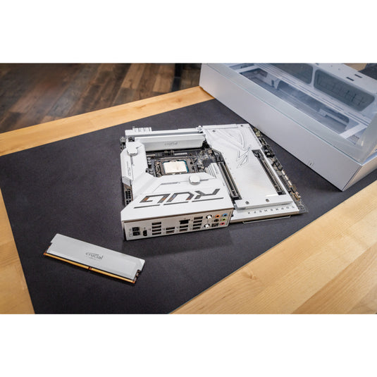 Crucial pro oc 32 gb ddr5-6000 (2x 16 gb) werkgeheugen (wit, cp2k16g60c36u5w, xmp 3.0, expo)