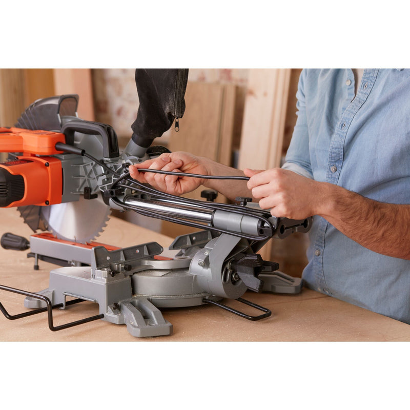 Load image into Gallery viewer, Black+decker 1600w 216mm afkort- en verstekzaag bes700-qs
