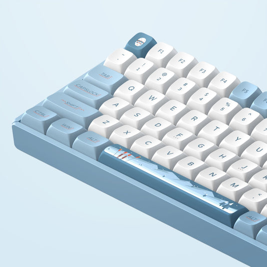 Iqunix f97 wintertide wireless mechanical keyboard, gaming toetsenbord (lichtblauw, us lay-out, cherry mx silent red, rgb leds, 96%, hot-swappable, pbt, 2.4ghz | bluetooth 5.1 | usb-c)