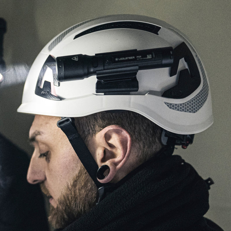 Load image into Gallery viewer, Ledlenser p5r zaklamp (zwart, 750 lm, 6000-7500k)
