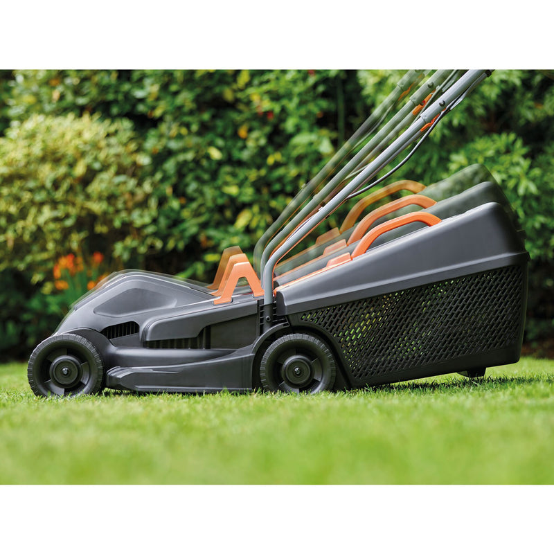 Load image into Gallery viewer, Black+decker 1000w 32cm grasmaaier + 250w grastrimmer (zwart oranje, gazons tot 250m²)
