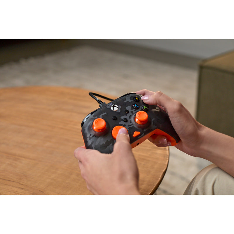 Load image into Gallery viewer, Turtle beach rematch core bedrade controller (zwart oranje, xbox serie x|s, xbox one, pc)
