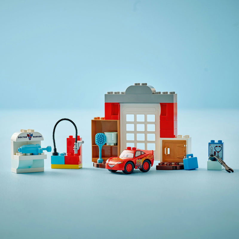 Load image into Gallery viewer, Lego duplo 10456 mcqueens bezoek aan docs garage
