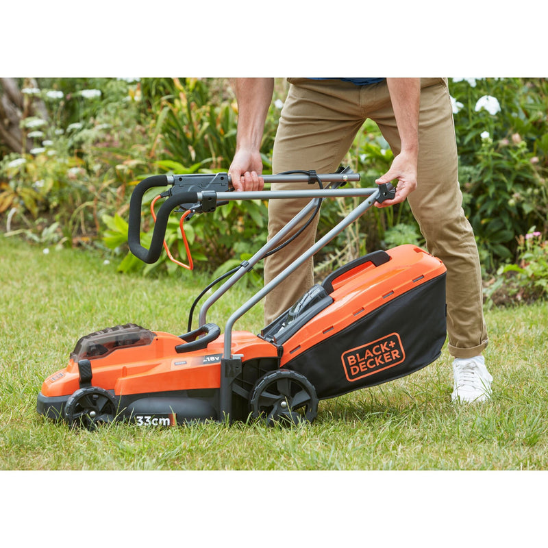 Load image into Gallery viewer, Black+decker bcmw3318l2-qw 2x 18v grasmaaier (oranje zwart, 2x 18v 2.5ah accu en oplader inbegrepen)
