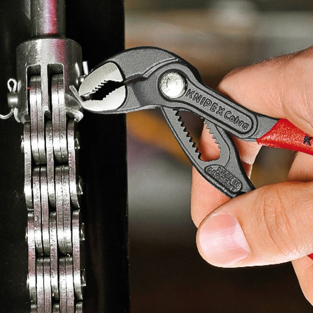 Load image into Gallery viewer, Knipex cobra waterpomptang 8701125 zweedse- waterpomp-tang (rood, 125 mm)
