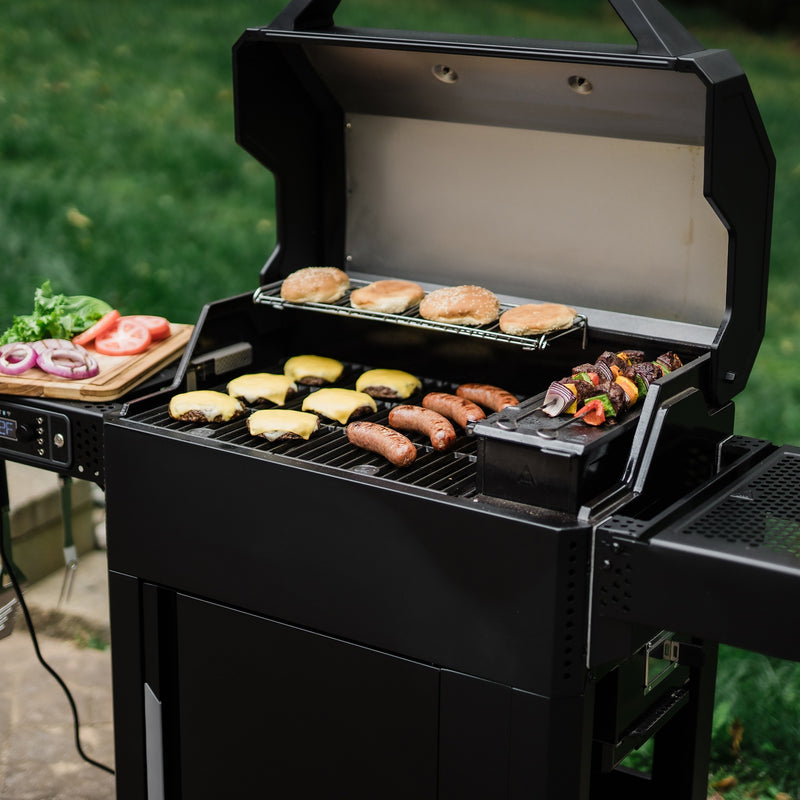 Load image into Gallery viewer, Masterbuilt autoignite series 545 digitale houtskoolbarbecue en -rookoven (zwart, wifi-besturing)
