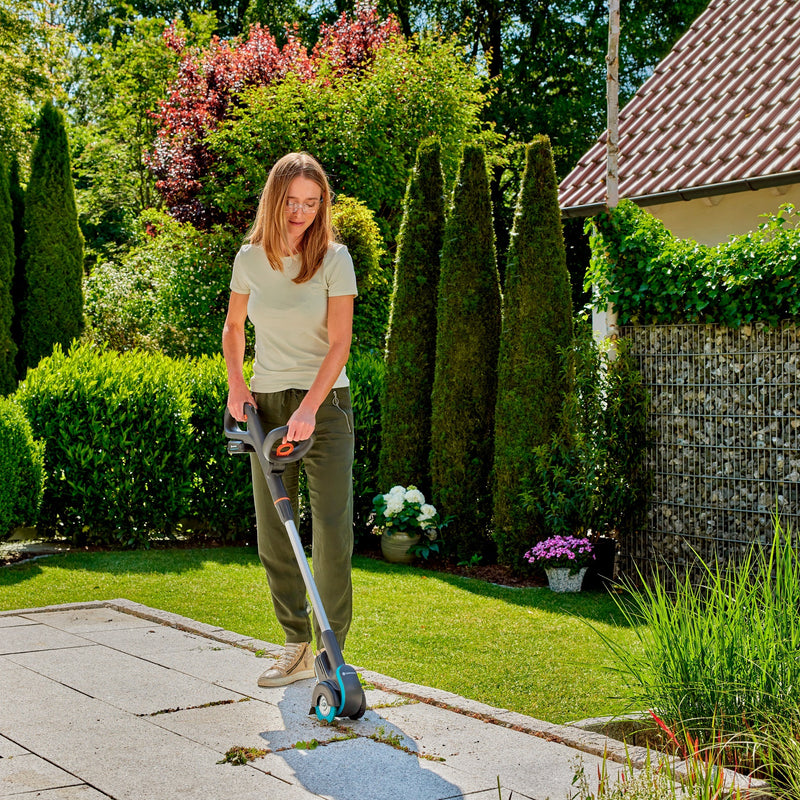 Load image into Gallery viewer, Gardena voegenborstel van nylon borstel (voor easyweed 1800, voor krasgevoelige oppervlakken)
