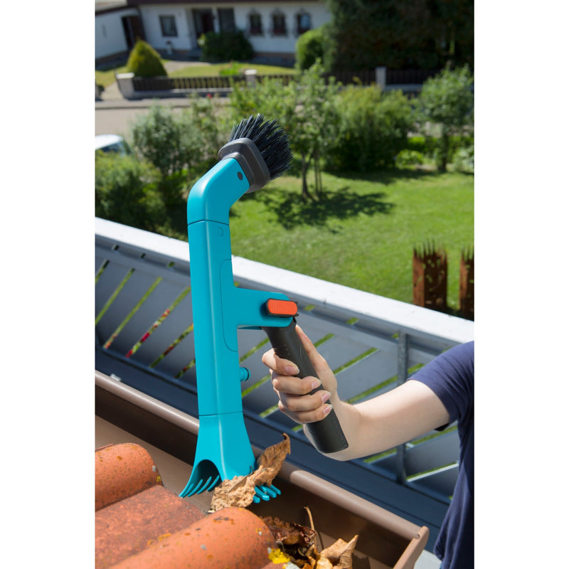 Load image into Gallery viewer, Gardena combisystem gootreiniger gehoekte bezem (turquoise zwart, 3651-20)
