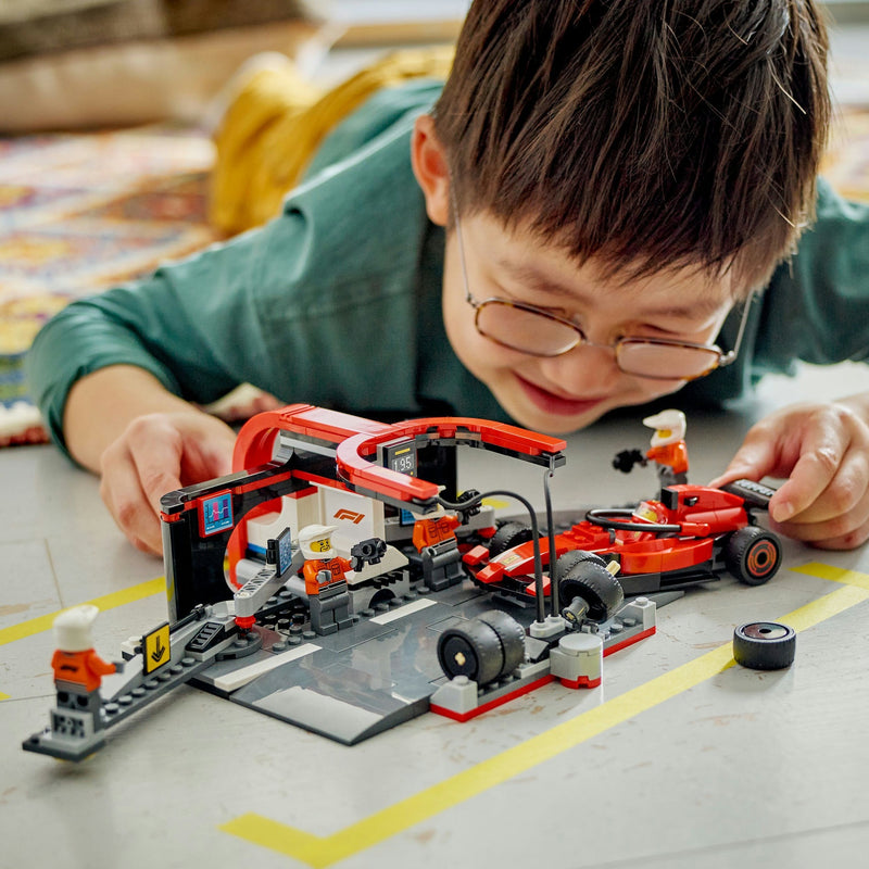 Load image into Gallery viewer, Lego city f1 pitstop en pitcrew met ferrari auto - 60443
