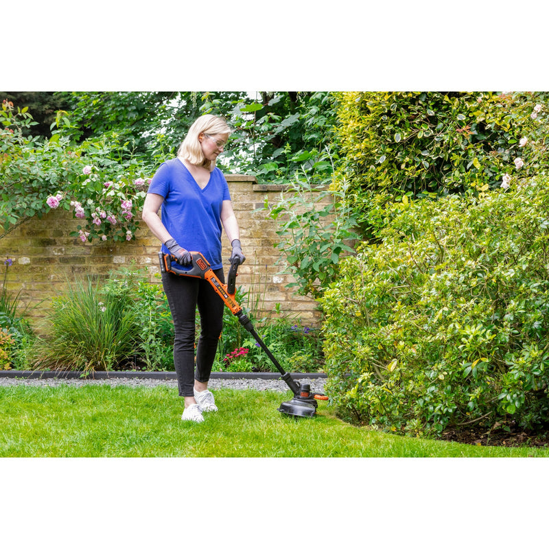 Load image into Gallery viewer, Black+decker 18v trimmer met 2 messen en accu grastrimmer (zwart oranje, 25 cm, accu inbegrepen)
