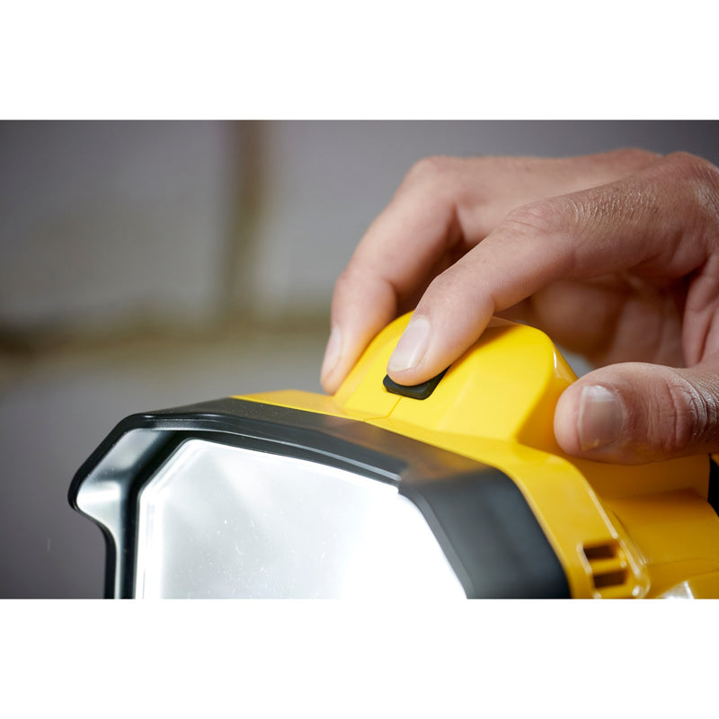 Load image into Gallery viewer, Stanley fatmax v20 18v werklamp (geel zwart, accu en oplader niet inbegrepen)
