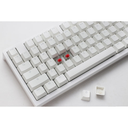 Ducky zero 6108 pure white rgb mechanisch gaming toetsenbord (wit, us lay-out (qwerty), cherry mx2a red, 100%, rgb leds, double-shot pbt, hot swap, 2.4ghz | bluetooth | usb-c)