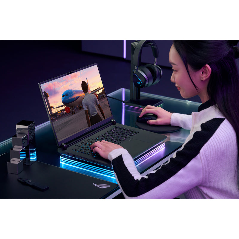 Afbeelding laden in galerijviewer, Asus rog strix scar 18 g835lx-sa012w 18 gaming laptop (zwart | core ultra 9 275hx | rtx 5090 | 64 gb | 4 tb ssd | 240 hz)
