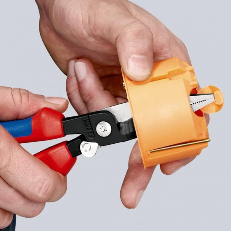 Load image into Gallery viewer, Knipex elektro-installatietang 13 82 200 (rood blauw, slank ontwerp, geschroefde verbinding)
