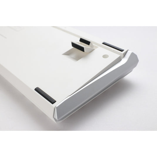 Ducky one 3 classic pure white tkl rgb mechanisch toetsenbord (wit, us lay-out (qwerty), cherry mx speed silver, 80% (tkl), rgb leds, double-shot pbt, hot-swappable, quack mechanics)