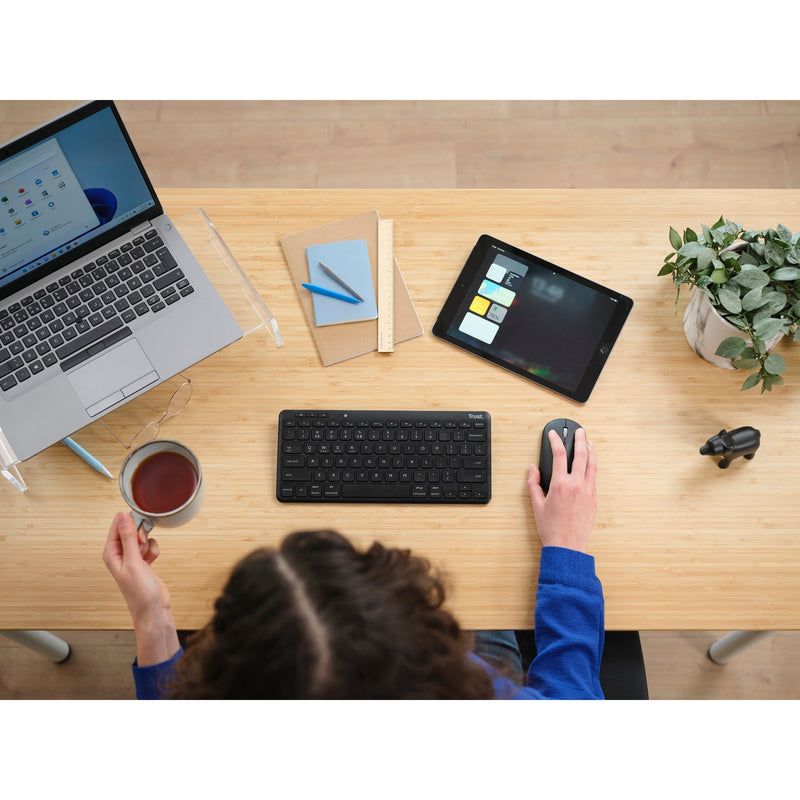 Load image into Gallery viewer, Trust lyra compact draadloos toetsenbord (zwart, us lay-out (qwerty), scissor switches, 65%, 2,4 ghz usb, bluetooth)
