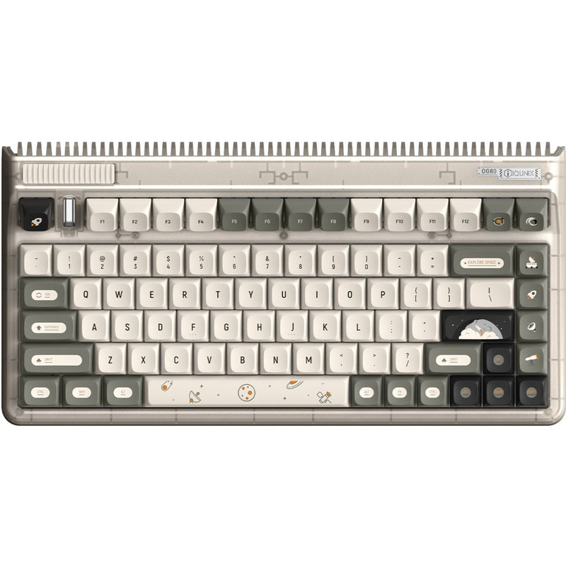 Load image into Gallery viewer, Iqunix og80 hitchhiker wireless mechanical keyboard, gaming toetsenbord (grijs wit, us lay-out, cherry mx silent red, rgb leds, 80% (tkl), hot-swappable, pbt, 2.4ghz | bluetooth 5.1 | usb-c)
