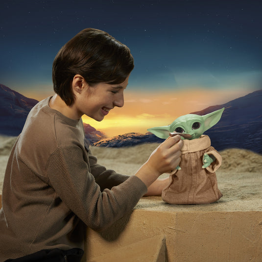 Hasbro star wars - galactic snackin’ grogu speelfiguur