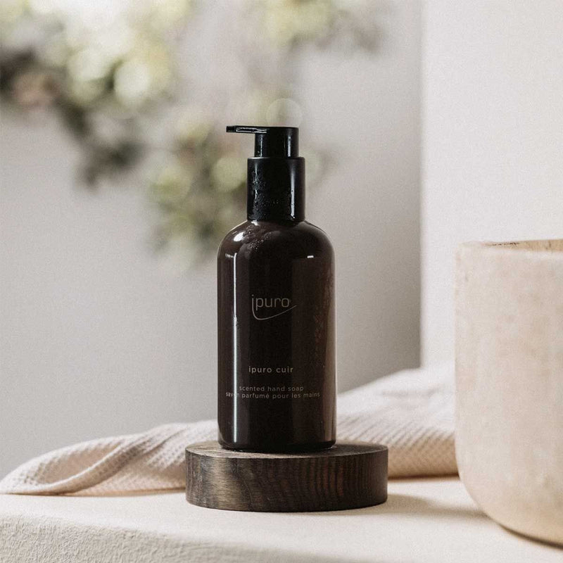 Load image into Gallery viewer, Ipuro scented hand soap cuir 250ml
