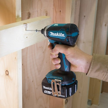 Makita dtd153z 18v slagschroevendraaier koolborstelloos body | zonder accu's en lader - dtd153z