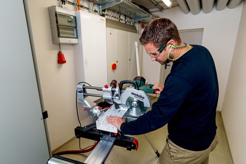 Afbeelding laden in galerijviewer, Metabo kgsv 254 mc afkortzaag met trekfunctie - 615254000
