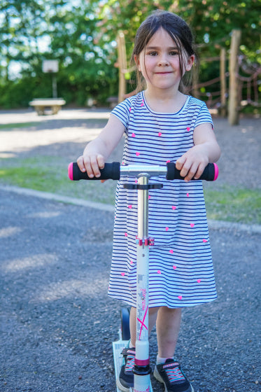 Load image into Gallery viewer, Muuwmi 2-wiel Kinderstep Opvouwbaar Voetrem Wit Roze
