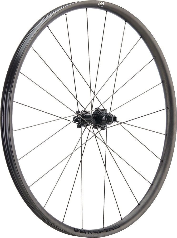 Load image into Gallery viewer, Newmen phase 30 light vonoa 29 6-bolt 12x148 fade carbon rear wheel
