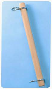 Van der doelen houten rekstok met ijzeren ringen, 42.5 cm lang