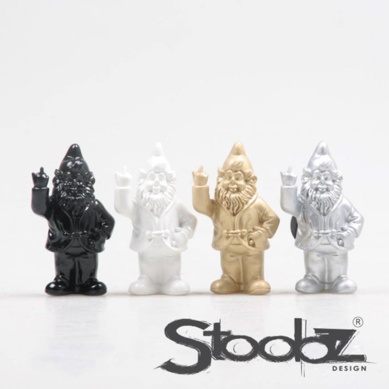 Load image into Gallery viewer, Stoobz kabouter f*ck you magneet zwart wit goud zilver 9cm
