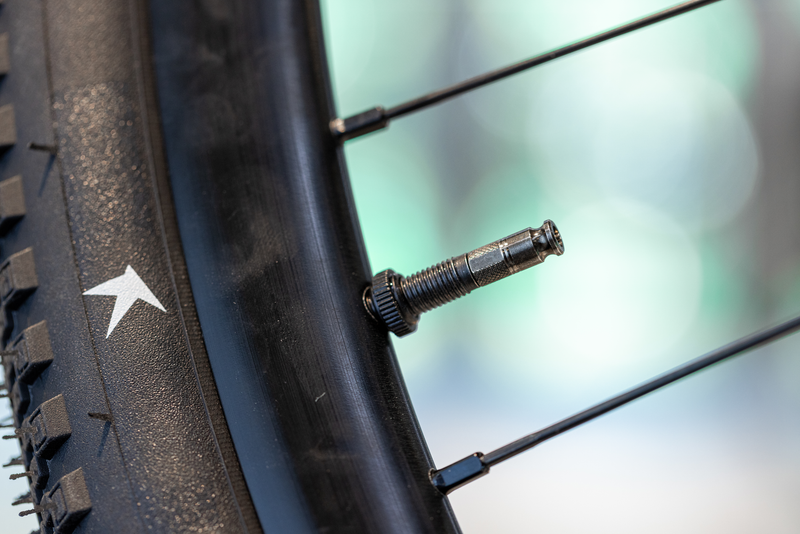 Load image into Gallery viewer, Schwalbe benelux b.v. schwalbe binnenband clik valve scv17 28 inch 28 47-622 635 60mm
