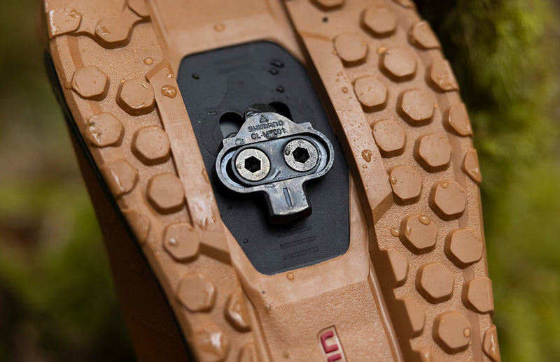 Load image into Gallery viewer, Shimano cl-mt001 spd cleats without cleat nut
