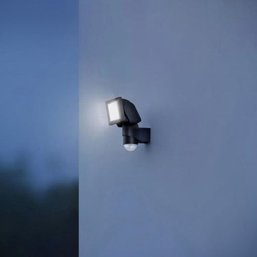 Steinel sensor-led-buitenspot ls 150 s zwart met bewegingsmelder - 052546