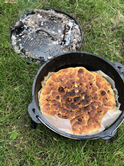 Load image into Gallery viewer, Valhal Dutch Oven Braadpan Gietijzer zonder pootjes 6,1 L
