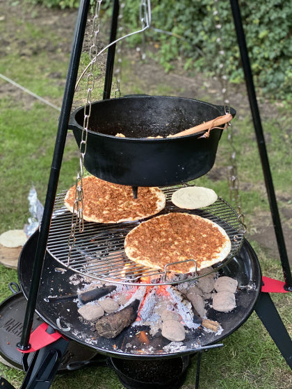 Load image into Gallery viewer, Valhal Dutch Oven Braadpan Gietijzer met deksel Ovaal 9 L
