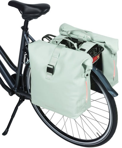 Basil SoHo - Nordlicht double bicycle bag - 41 liters - pastel green