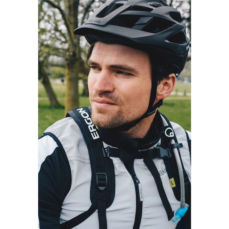 Load image into Gallery viewer, Abus Helm MoventGoud 2.0 QUIN velvet Zwart L 57-61cm
