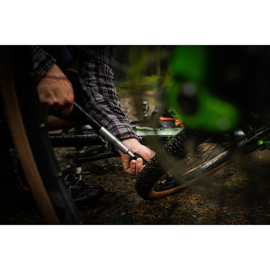 One handpomp 70 mini pump zwart