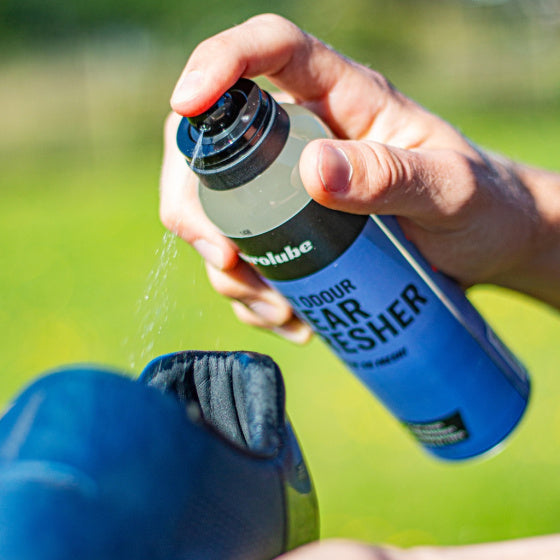 Load image into Gallery viewer, Airolube Kleding sportuitrusting verfrisser 200 ml blauw zwart

