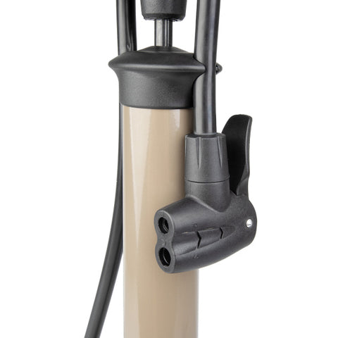 High pressure pump with gauge Beto with double head - steel - titanium/grey