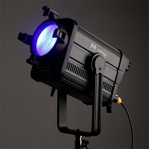 Load image into Gallery viewer, Falcon Eyes RGB LED Fresnel Spot Dimbaar DM2 200W
