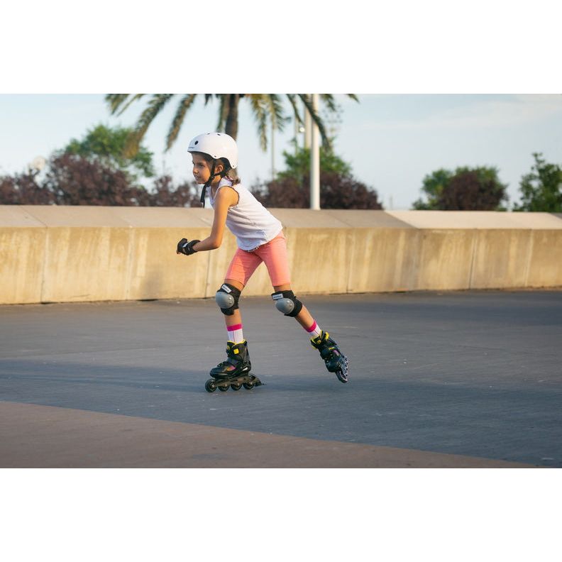 Load image into Gallery viewer, Playlife Inline skates Joker hardboot 82A zwart geel maat 37-40
